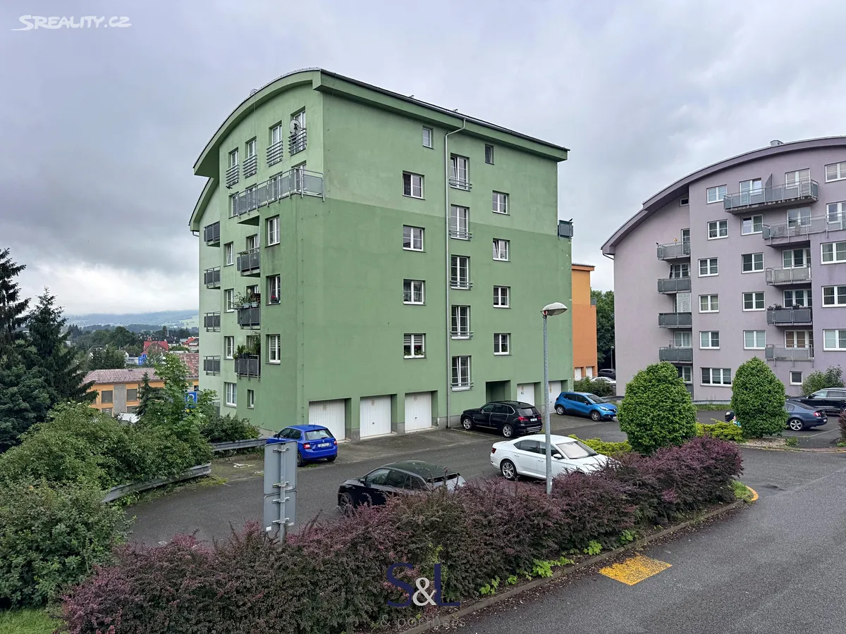 Pronájem bytu 2+kk 66 m², Nádvorní