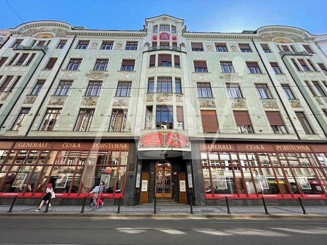 Pronájem kanceláře 538 m²