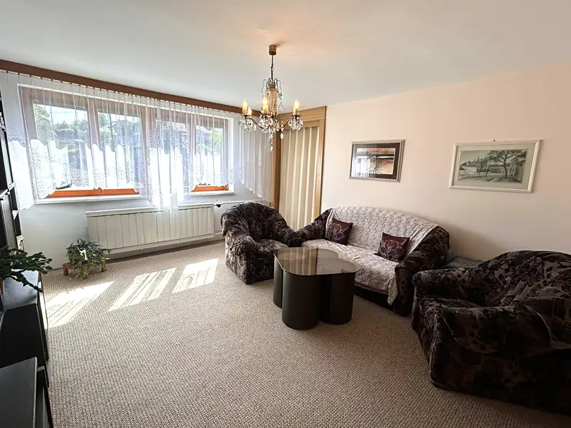 Prodej rodinného domu 204 m², pozemek 626 m², Polešovice – náhled fotky 3