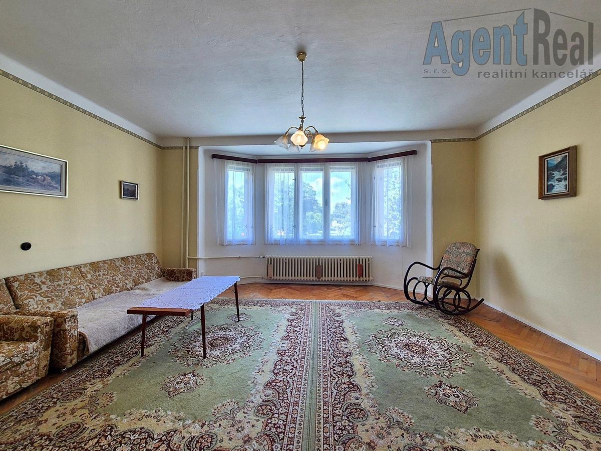 Prodej vícegeneračního domu 330 m², pozemek 757 m² – fotografie 3