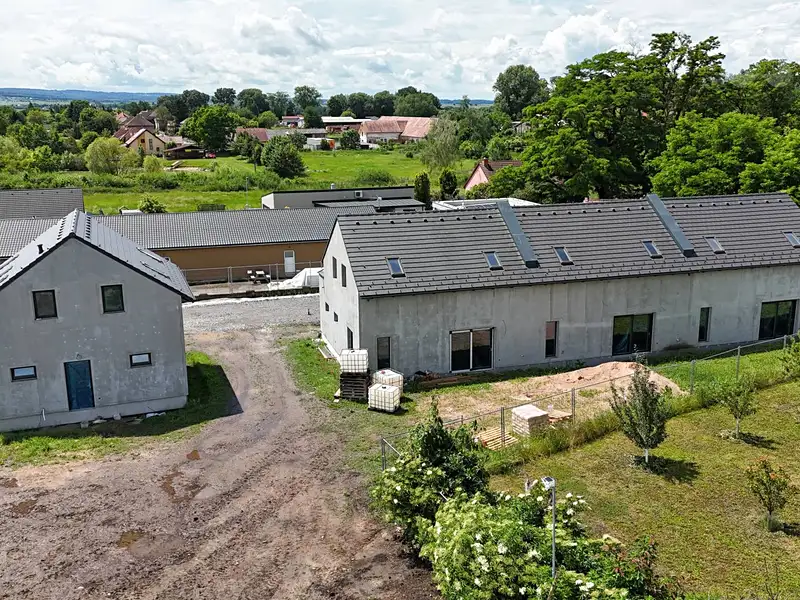 Prodej rodinného domu 114 m², pozemek 335 m², Chrudim – náhled fotky 2