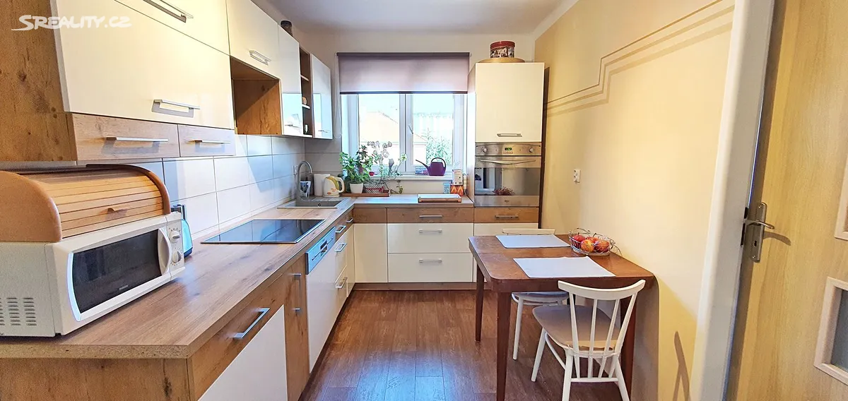 Pronájem bytu 3+1 75 m² – pohled 2