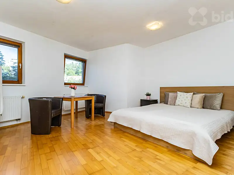 Prodej bytu 1+1 45 m², Praha – náhled fotky 1