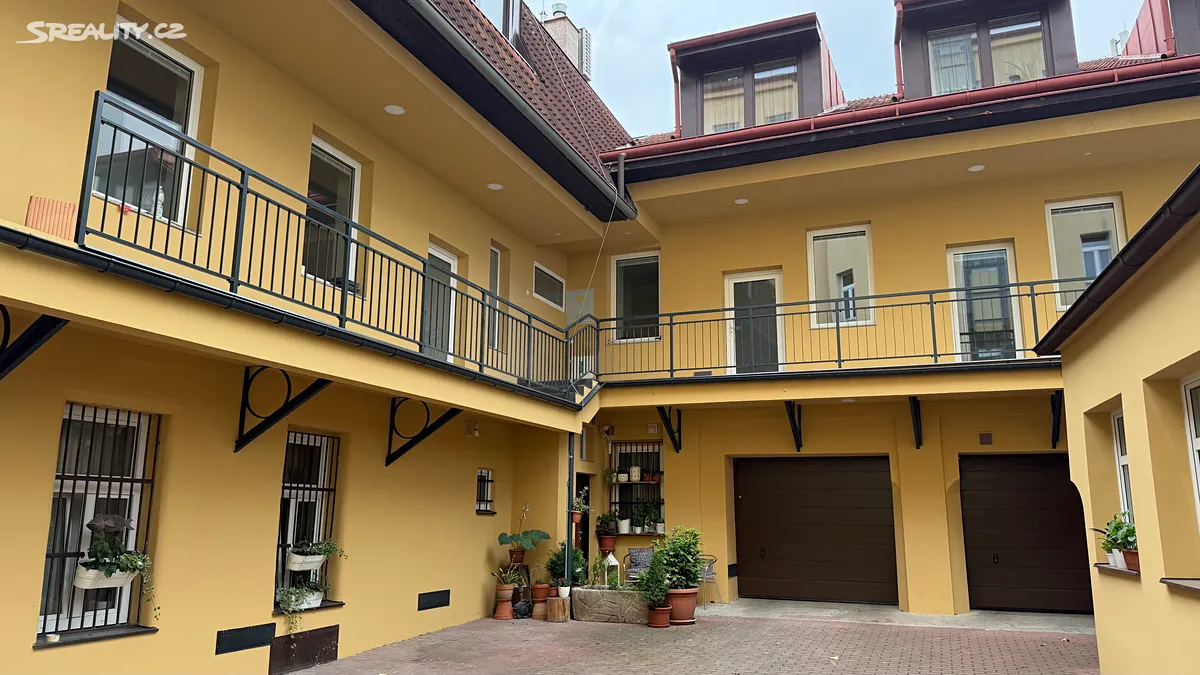 Pronájem bytu 3+kk 100 m², Praha