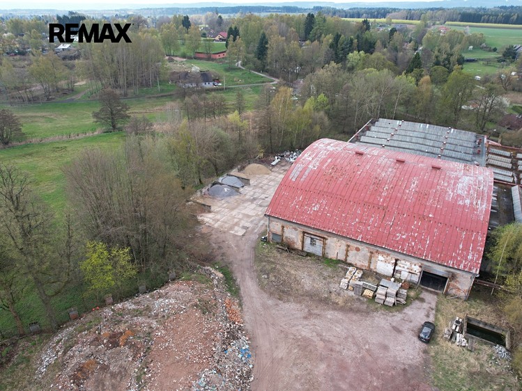 Pronájem komerčního prostoru, 1 520 m² (1 z 16)
