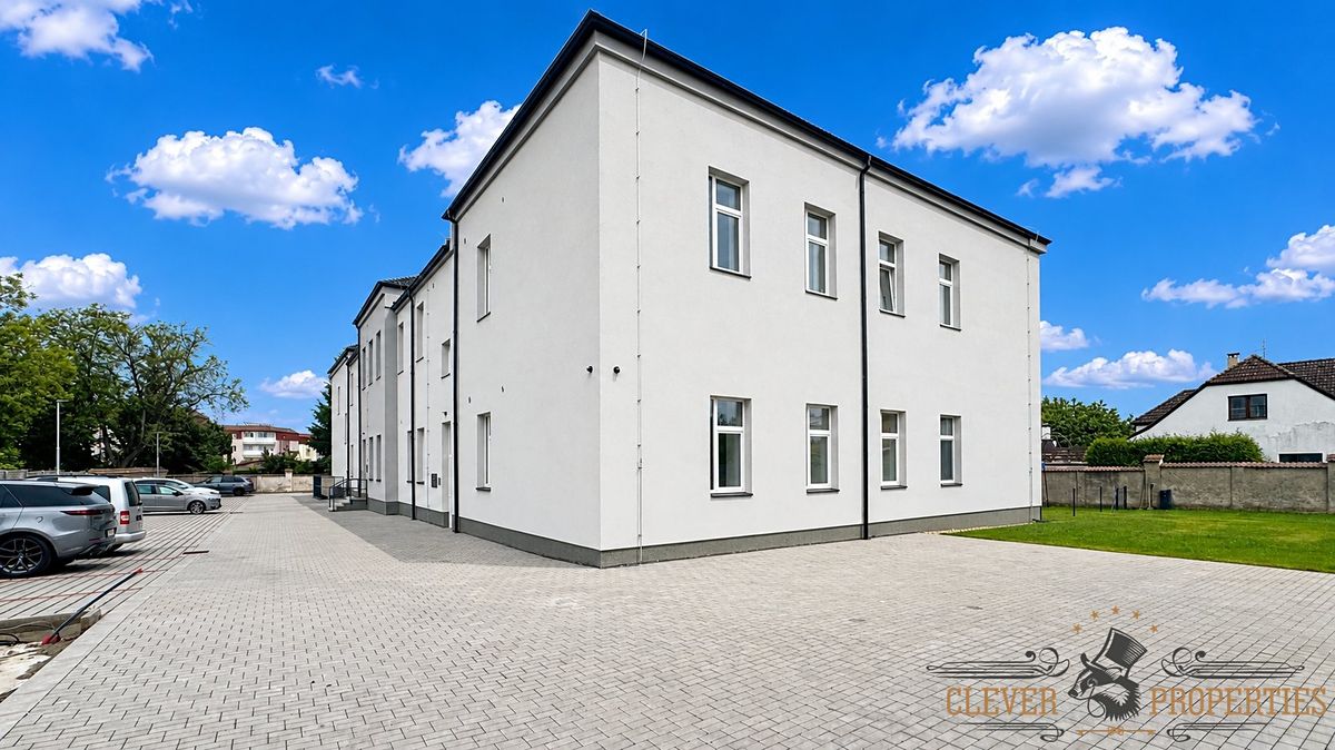 Pronájem bytu 2+kk 55 m² – fotografie 2
