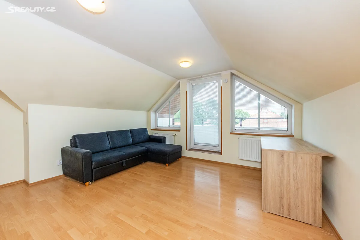 Pronájem bytu 2+kk 50 m² – pohled 2