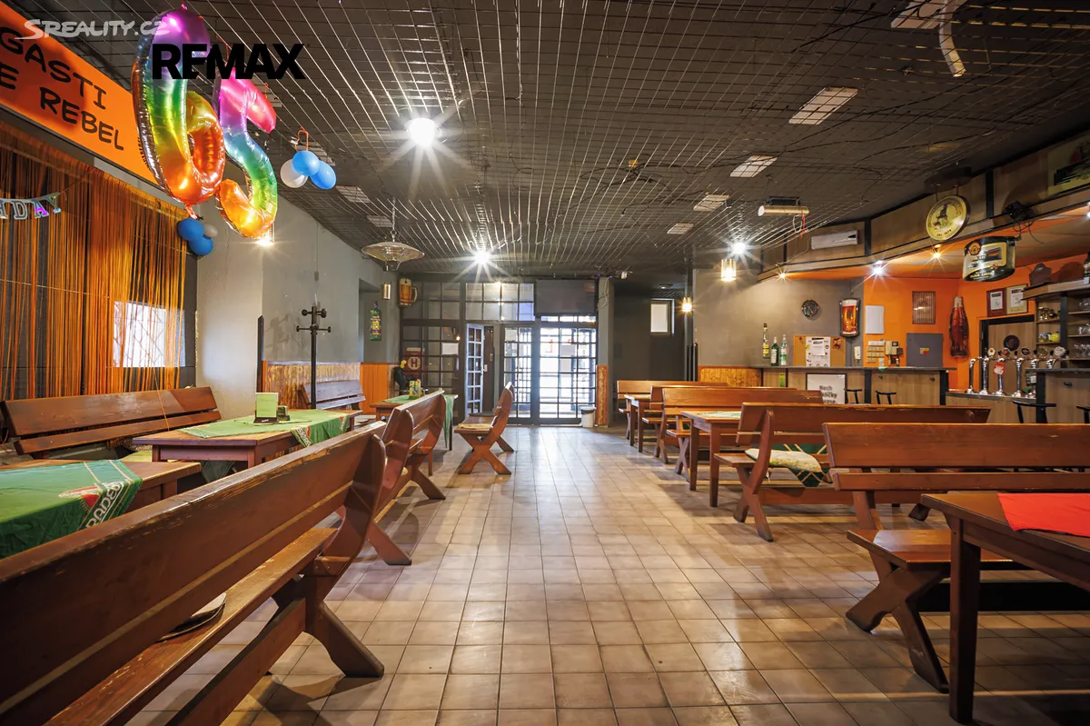 Pronájem restaurace 650 m² - Więcej