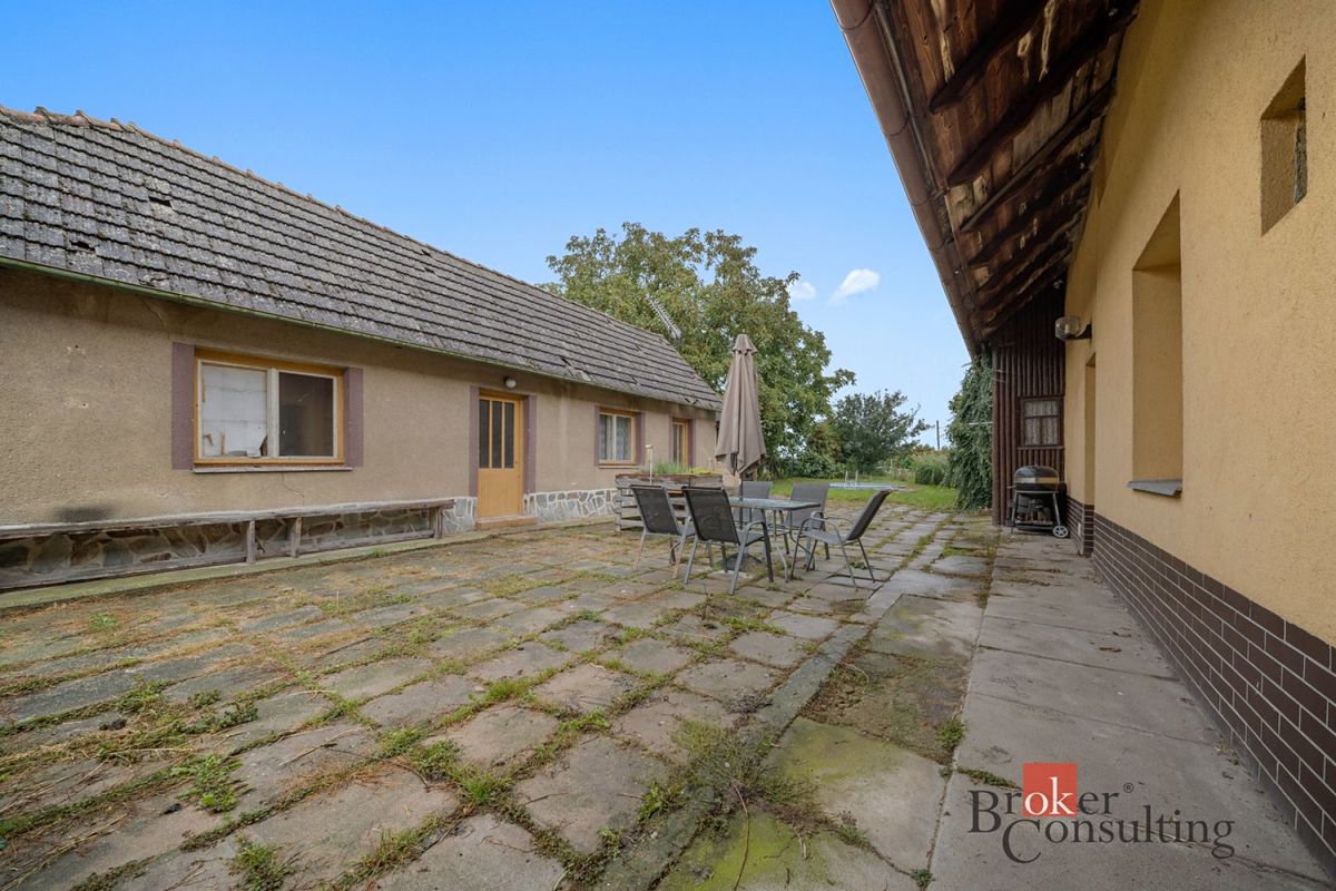 Prodej rodinného domu 189 m², pozemek 1068 m² – fotografie 5