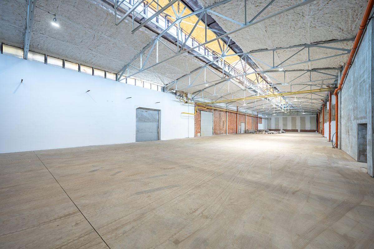 Prodej skladového prostoru 1500 m²
