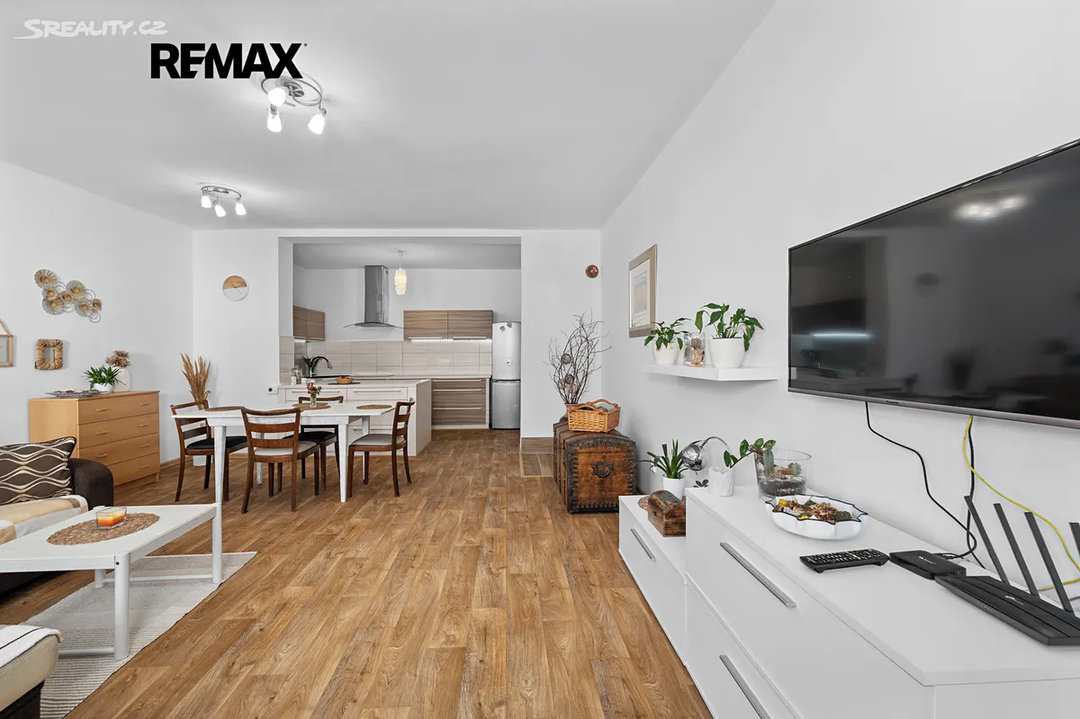 Prodej rodinného domu 267 m², pozemek 1039 m² – pohled 6
