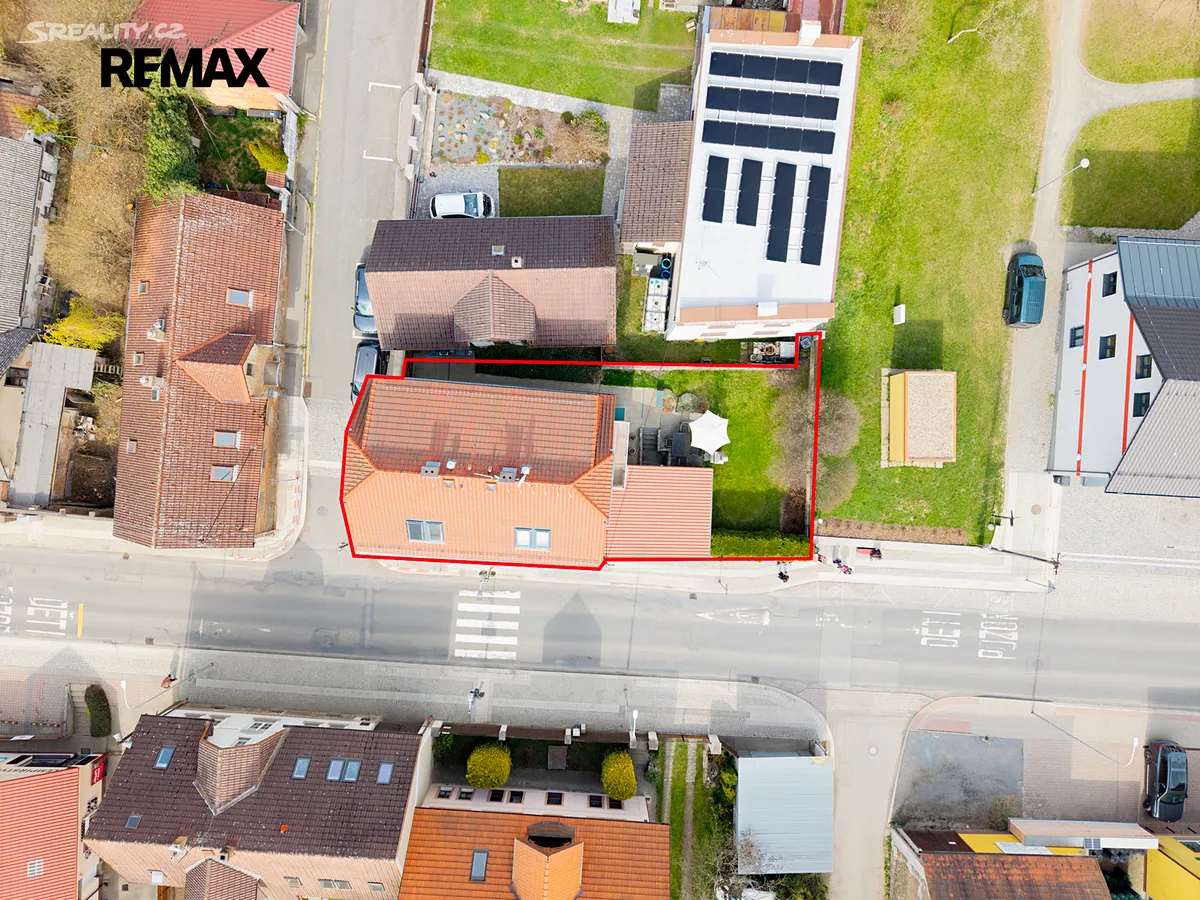 Prodej rodinného domu 220 m², pozemek 322 m² – pohled 5