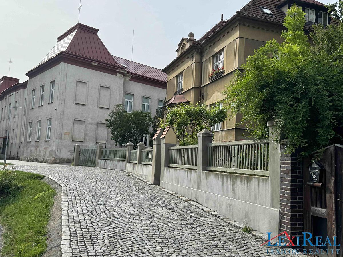 Prodej rodinného domu 160 m², pozemek 1062 m² – fotografie 3