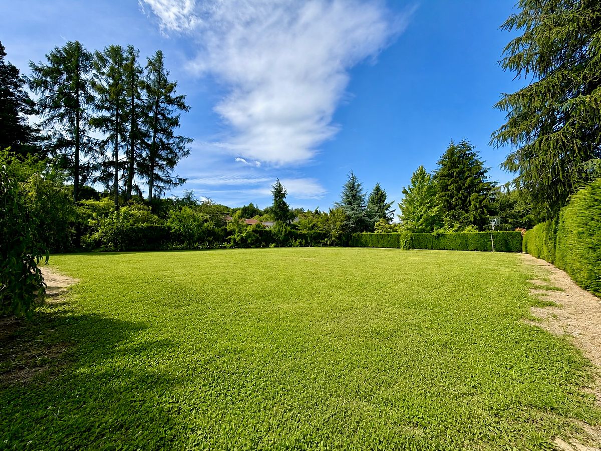 Prodej stavebního pozemku 872 m² – fotografie 2