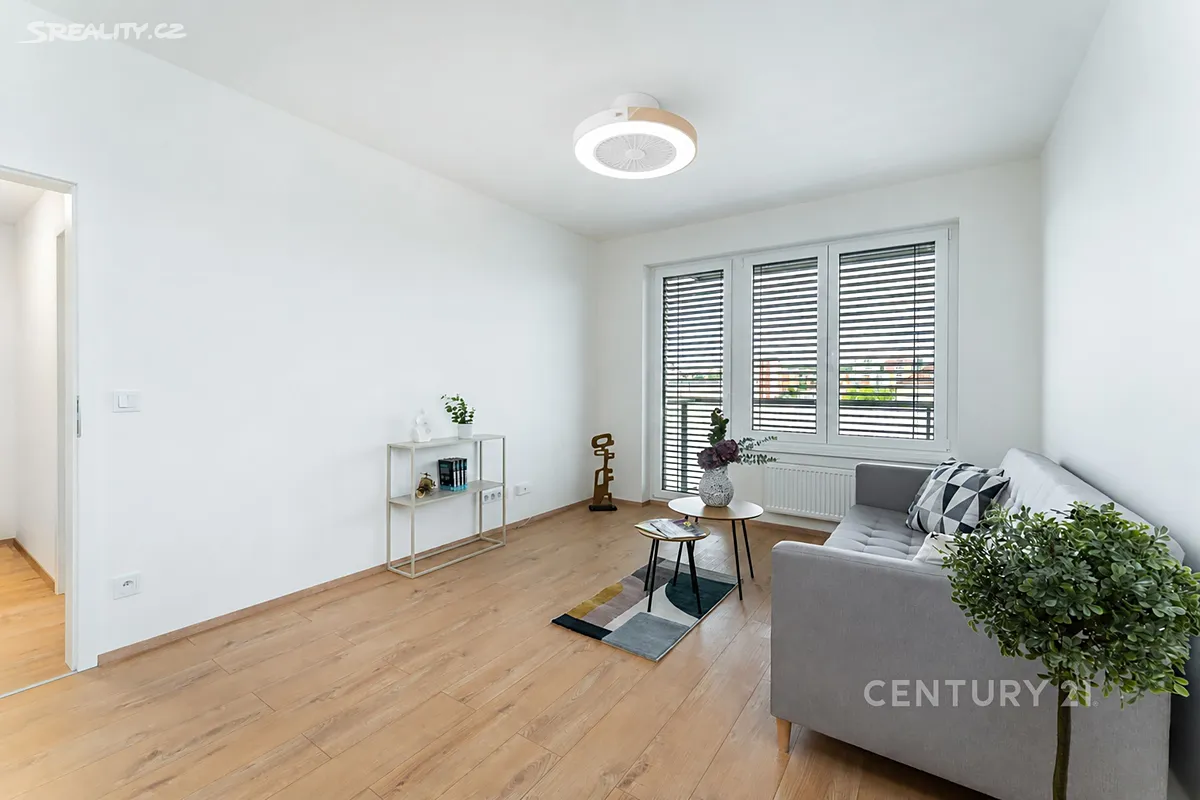 Pronájem bytu 2+kk 45 m² – pohled 6