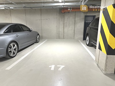 Pronájem garážového stání 14 m²