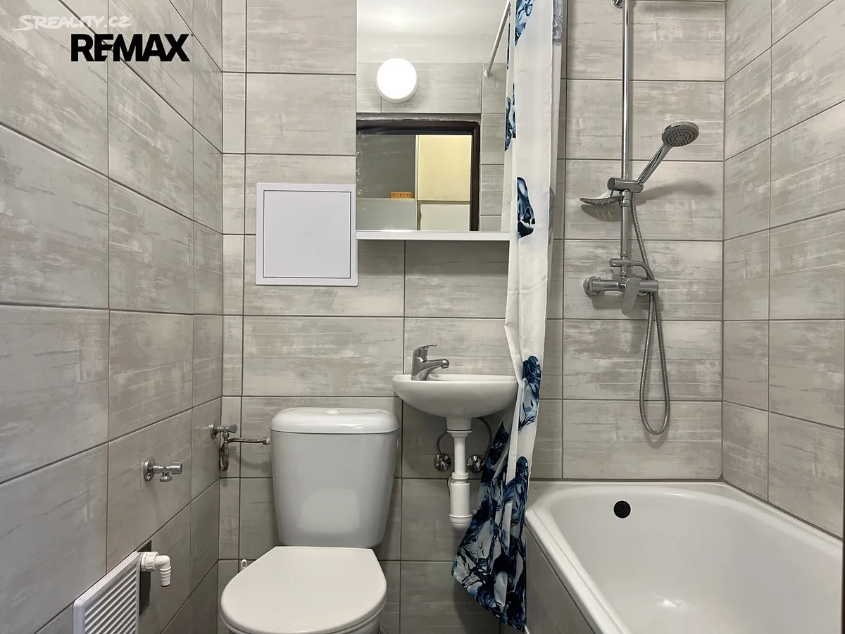 Pronájem bytu 1+1 29 m² - Więcej