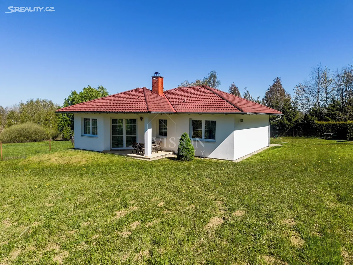 Prodej rodinného domu 90 m², pozemek 18183 m²