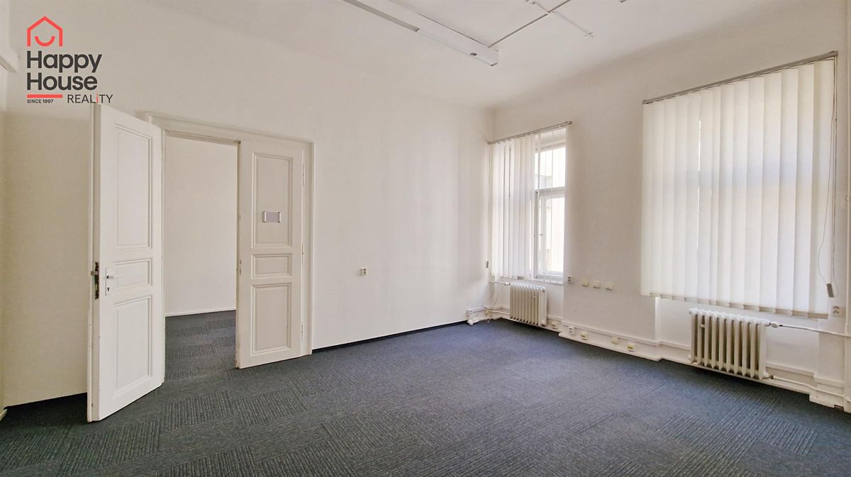 Pronájem kanceláře 93 m² – fotografie 3