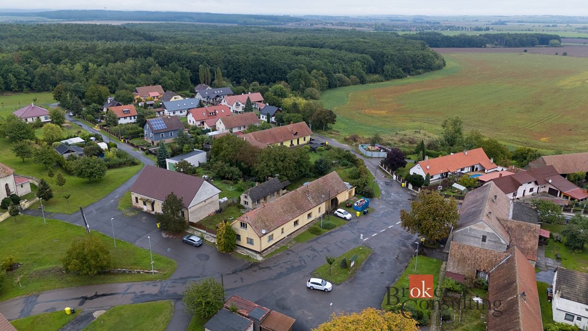 Prodej rodinného domu 189 m², pozemek 1068 m² – fotografie 3