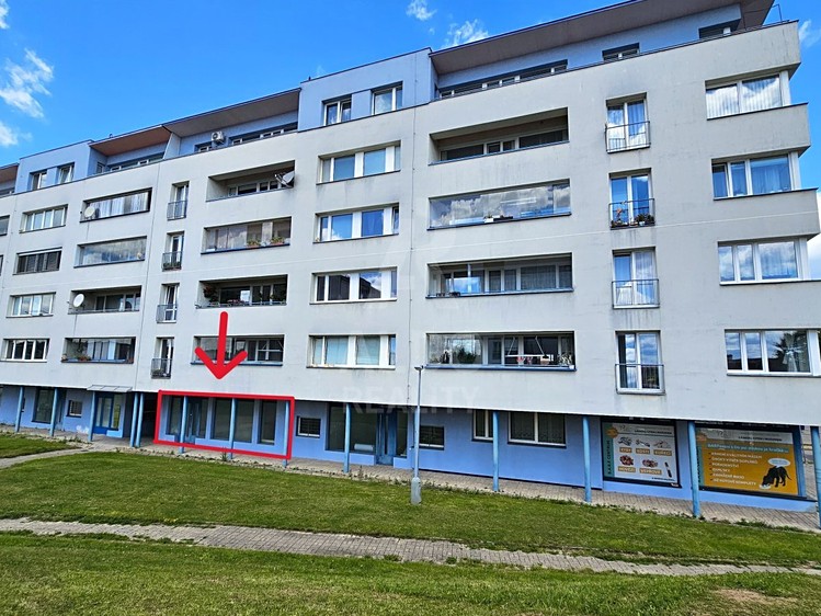 Prodej komerčního prostoru, 63 m² (1 z 9)