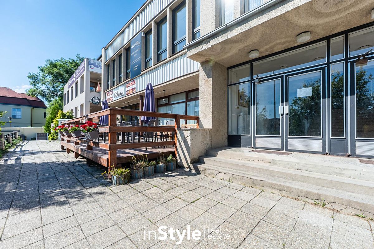 Pronájem obchodního prostoru 123 m² – fotografie 2