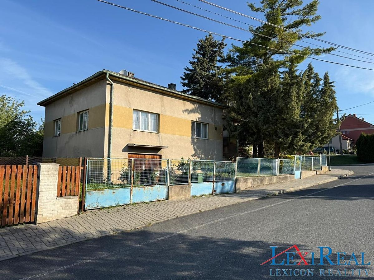 Prodej rodinného domu 250 m², pozemek 897 m²