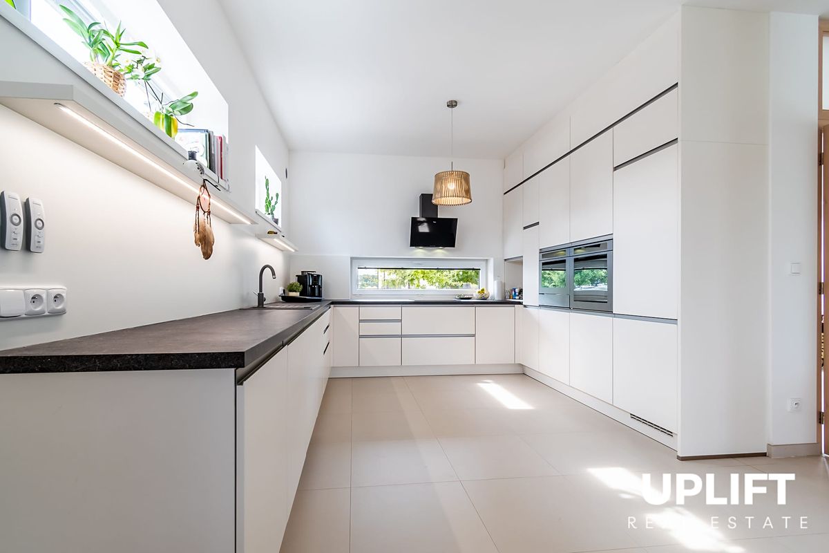 Pronájem rodinného domu 132 m², pozemek 550 m² – fotografie 4