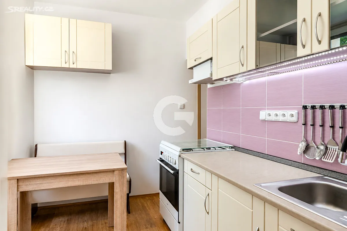 Pronájem bytu 3+1 69 m², Zlín