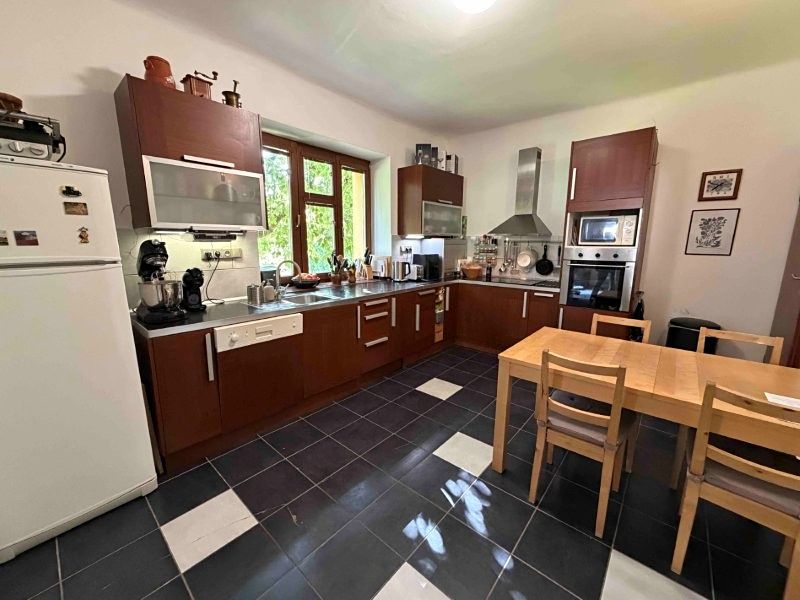 Prodej rodinného domu 330 m², pozemek 780 m² – fotografie 5