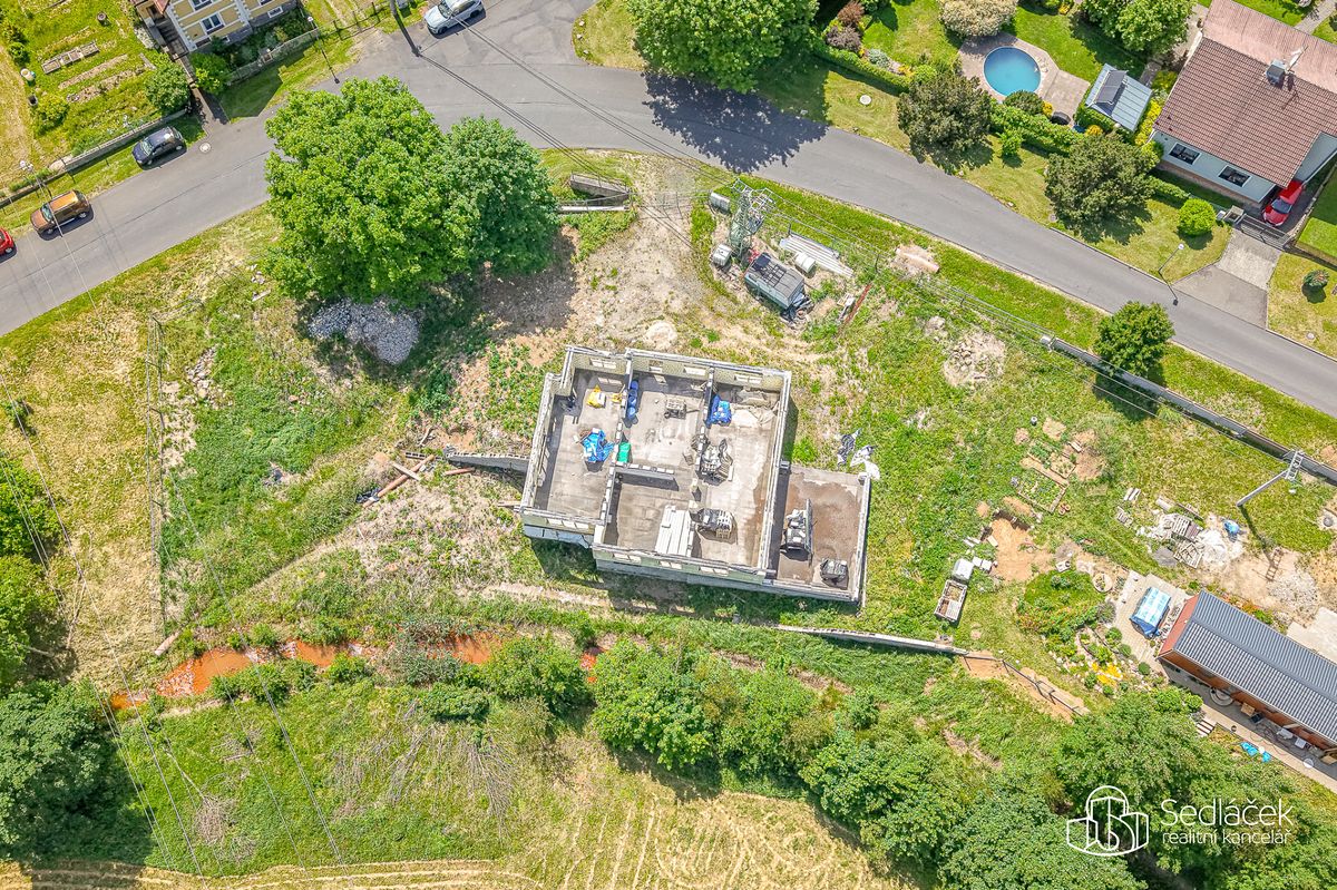Prodej rodinného domu 300 m², pozemek 1639 m² – fotografie 4
