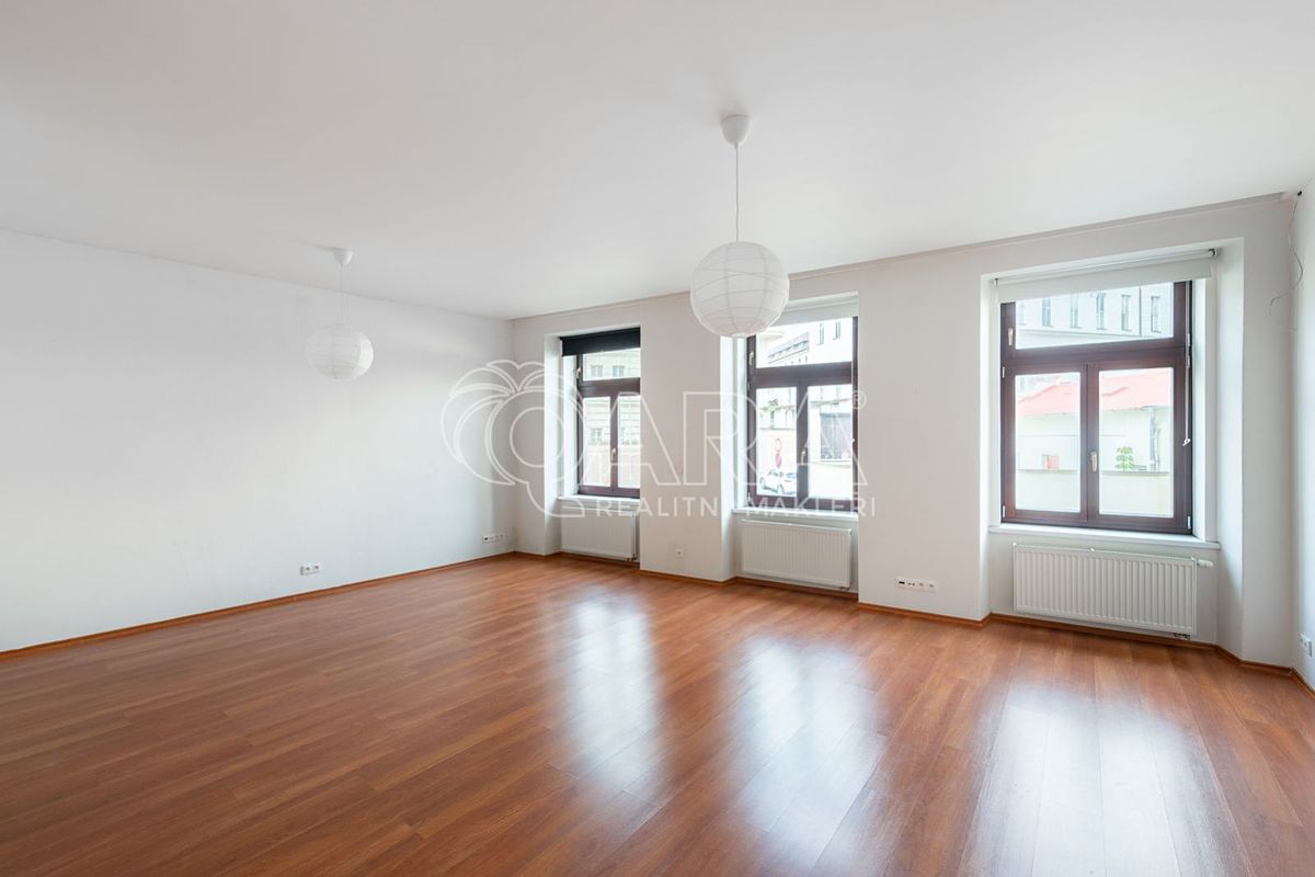 Pronájem bytu 2+kk 75 m² (Jednopodlažní)
