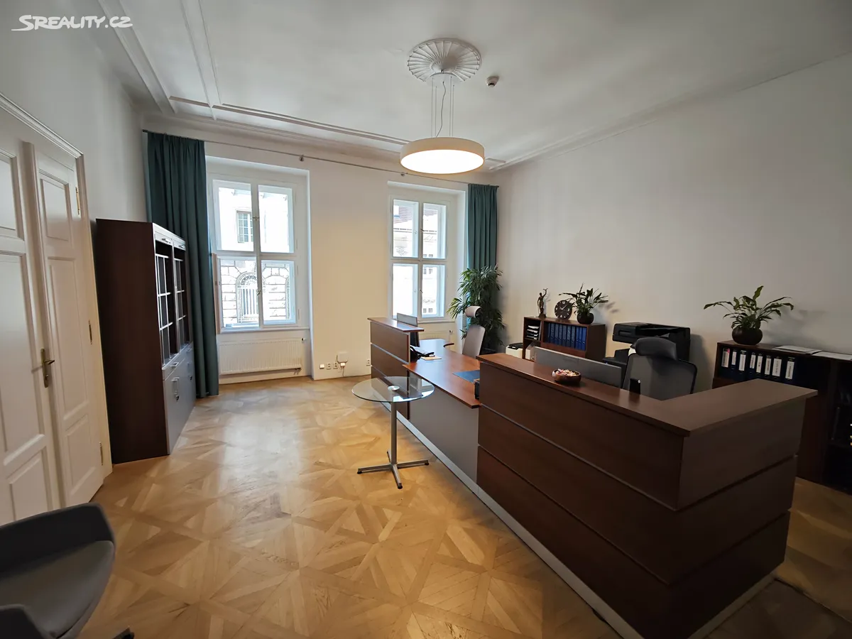 Pronájem kanceláře 250 m² – pohled 3