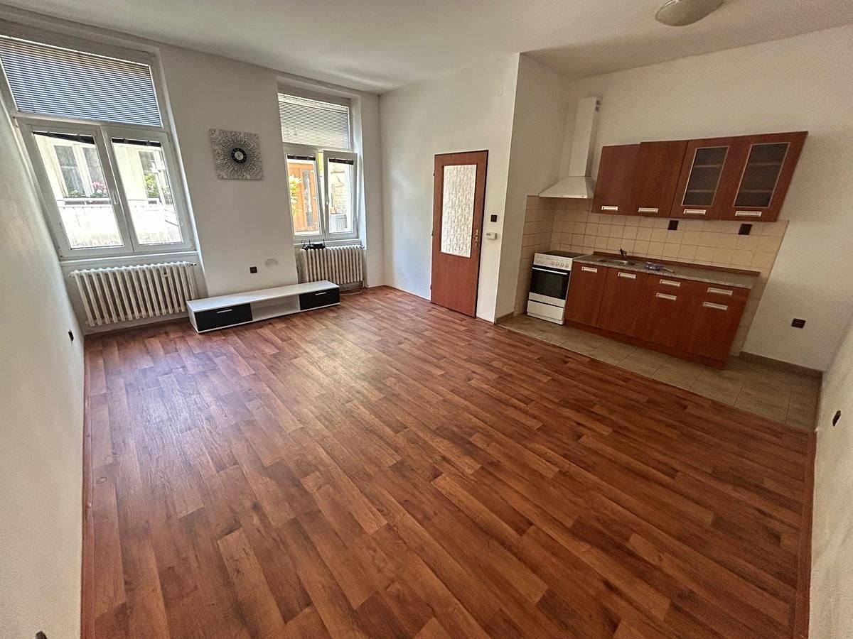 Pronájem bytu 1+kk 35 m²