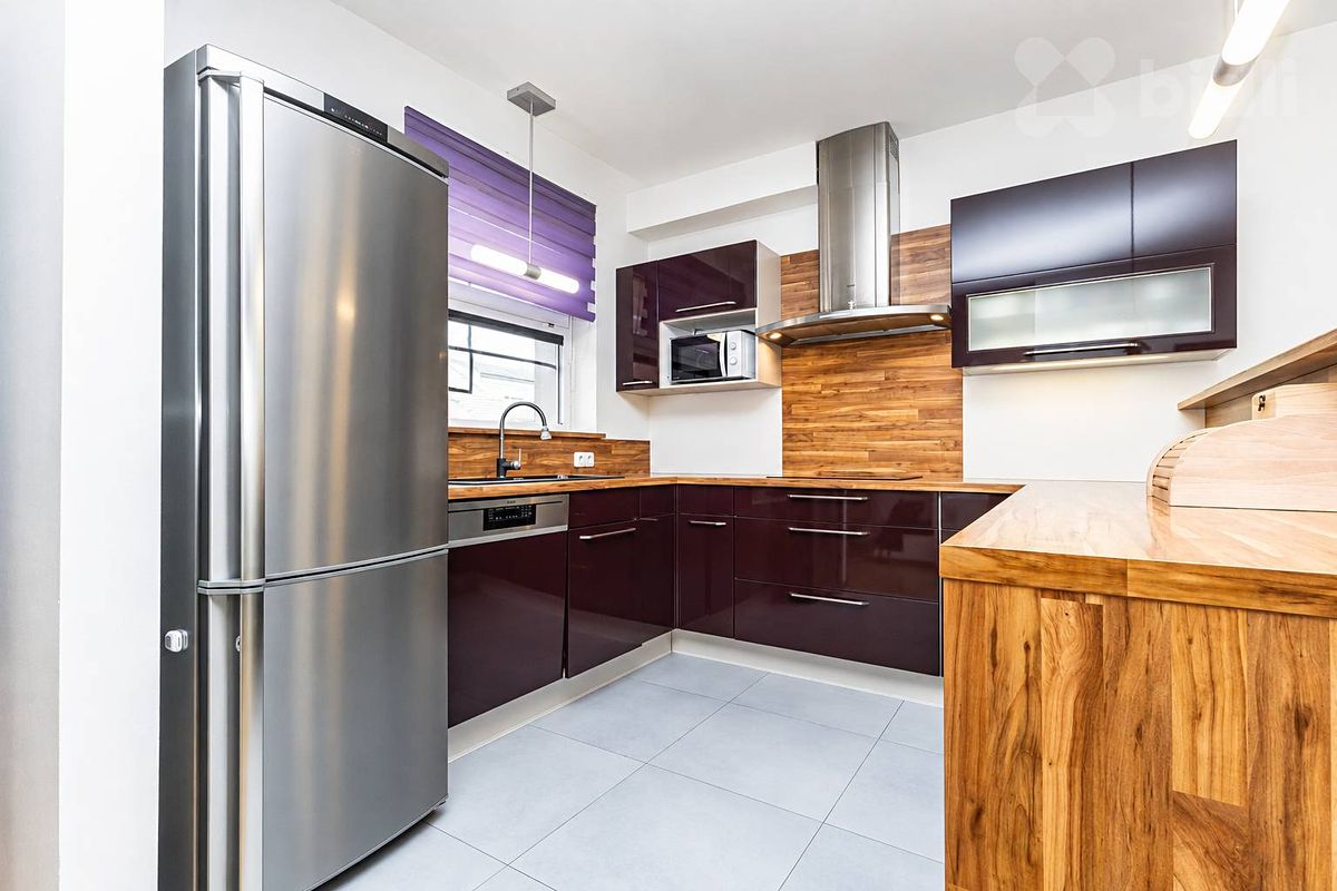 Prodej rodinného domu 141 m², pozemek 274 m² – fotografie 2