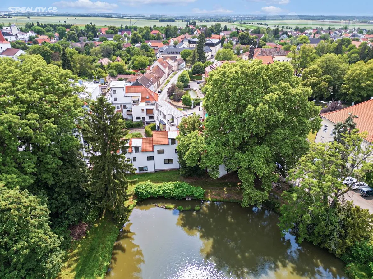 Prodej bytu 2+kk 46 m² – pohled 2