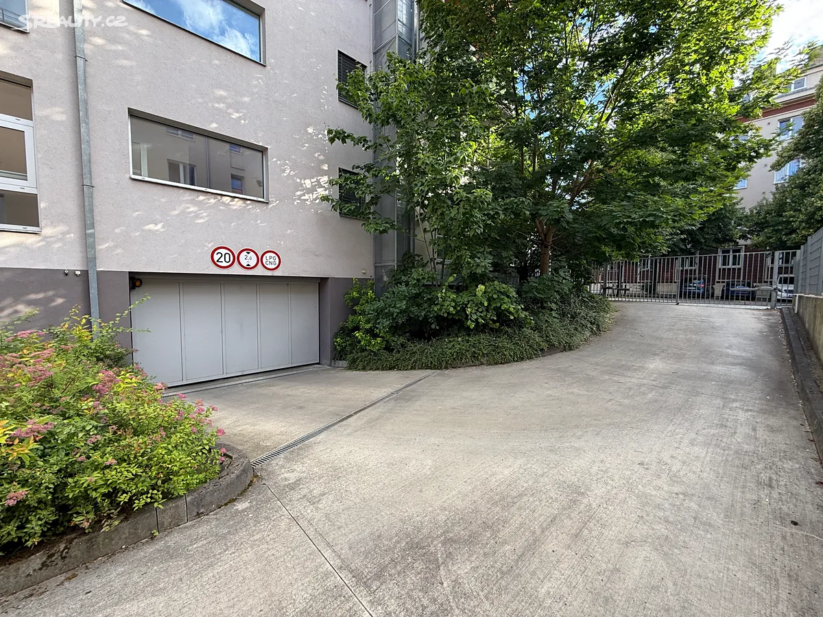 Pronájem garáže 13 m² – pohled 6