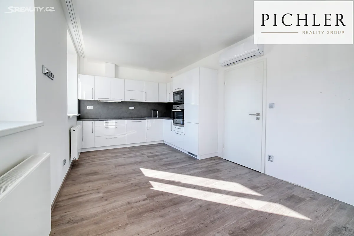 Pronájem bytu 2+kk 42 m², alej Svobody