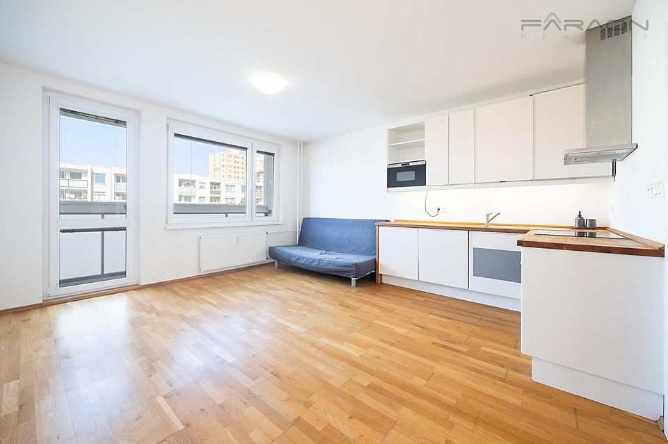 Pronájem bytu 4+kk 77 m²