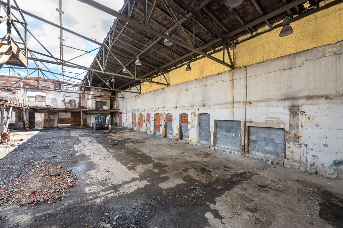Prodej skladového prostoru 930 m² – fotografie 2