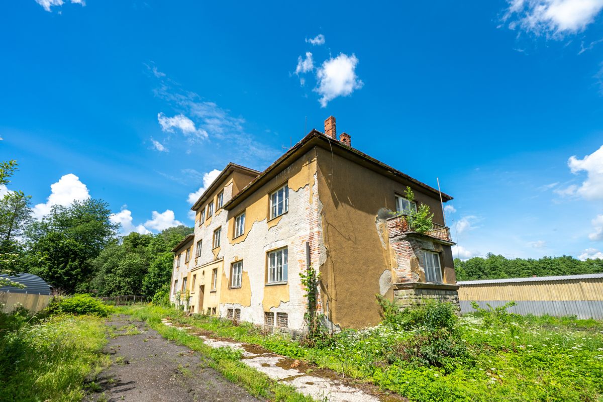 Prodej skladového prostoru 1651 m²