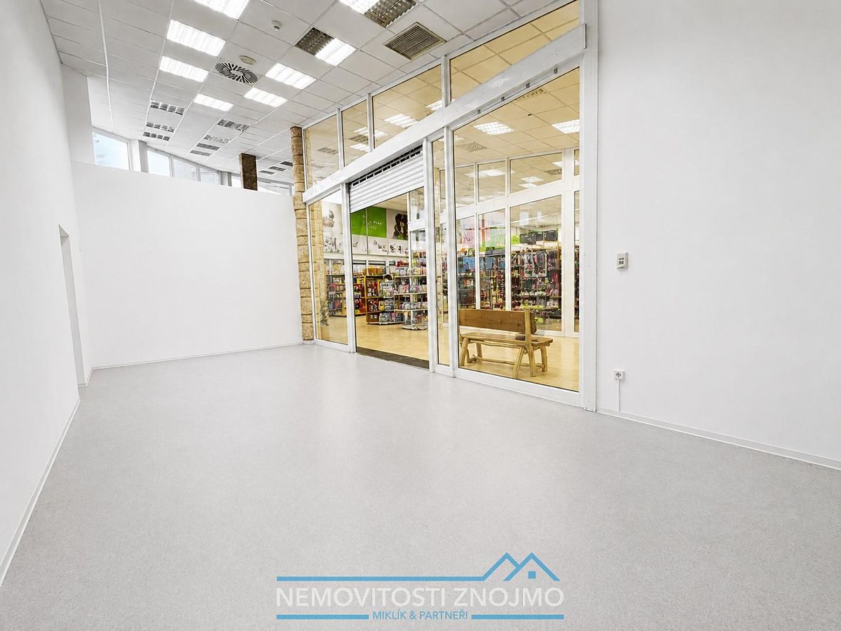 Pronájem obchodního prostoru 46 m² – fotografie 4