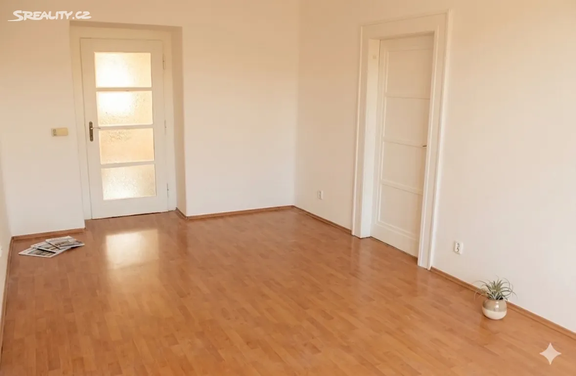 Pronájem bytu 2+1 77 m² – pohled 4