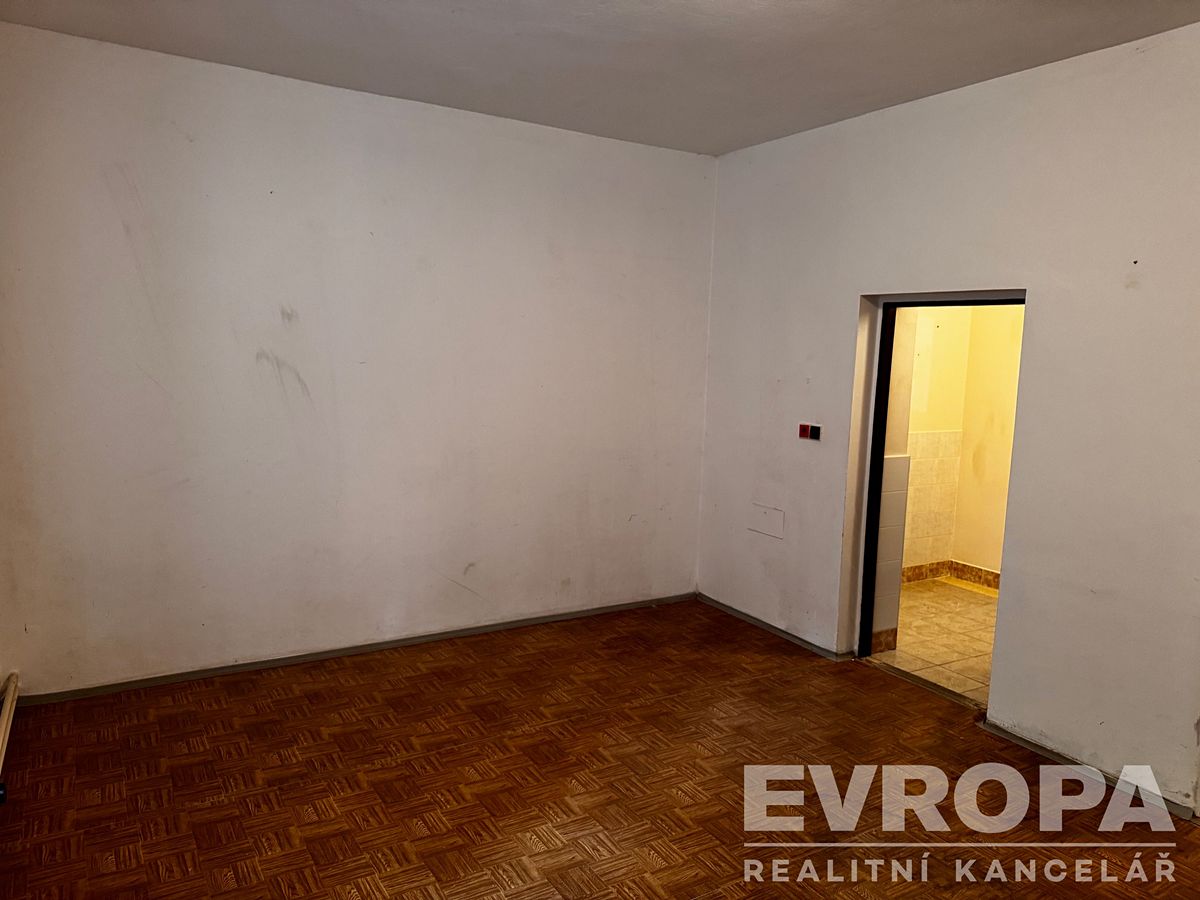 Pronájem bytu 1+kk 35 m² – fotografie 3