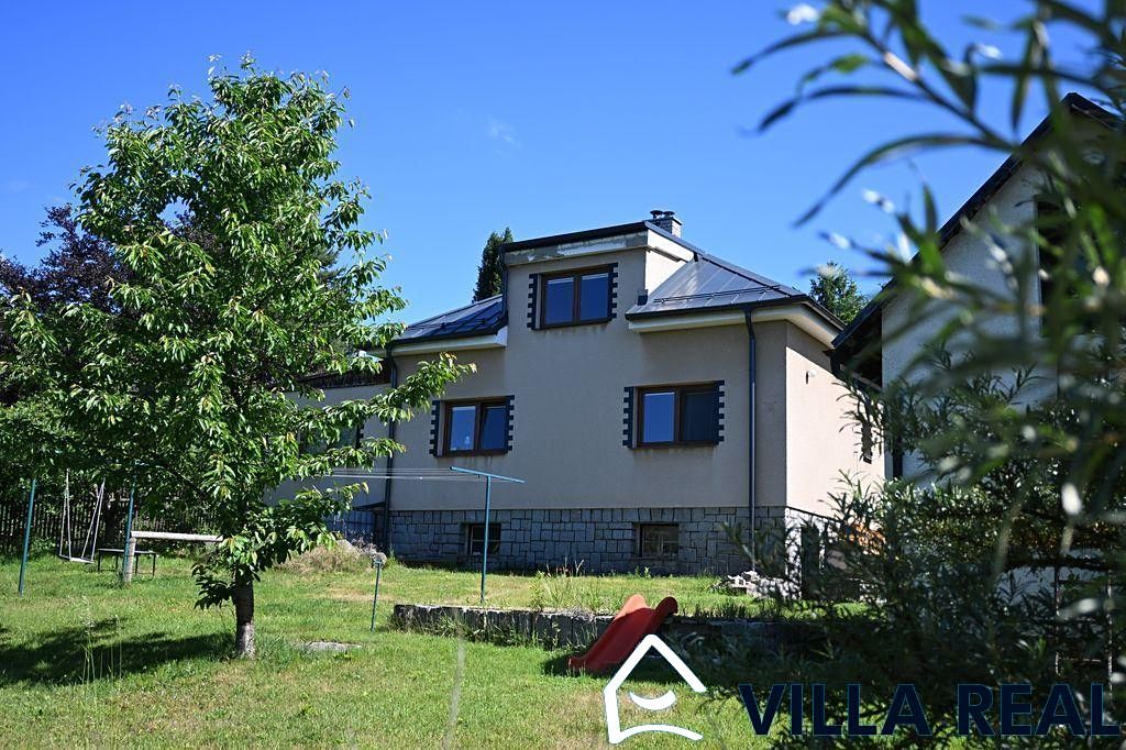 Prodej rodinného domu 160 m², pozemek 949 m²