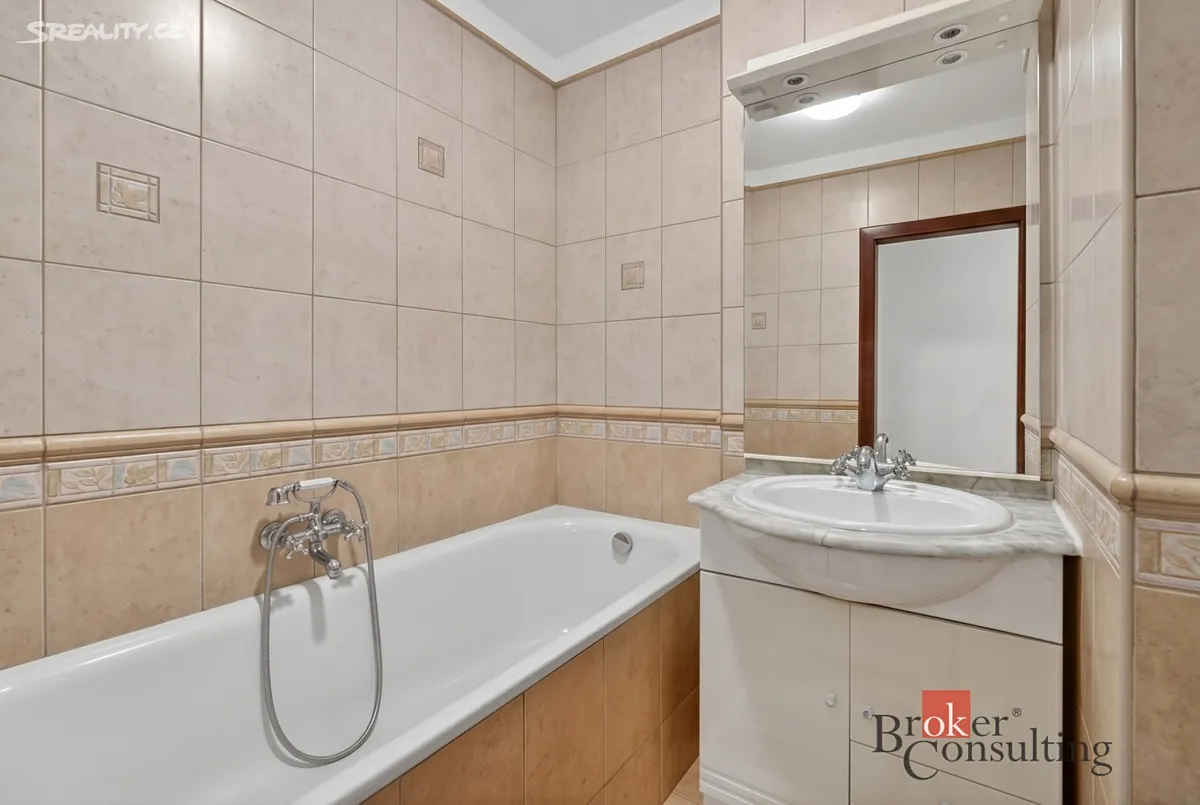 Pronájem bytu 3+1 67 m² – pohled 5