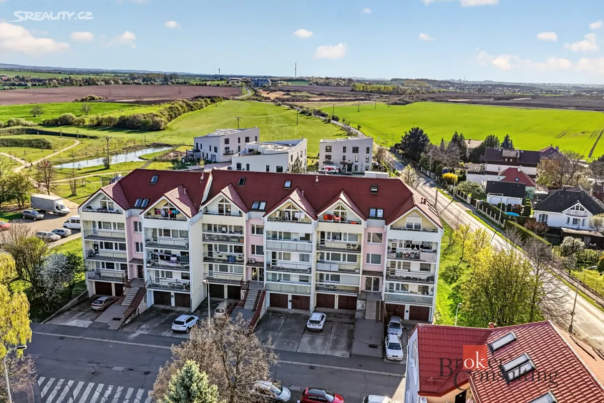 Pronájem bytu 3+1 67 m² – pohled 2
