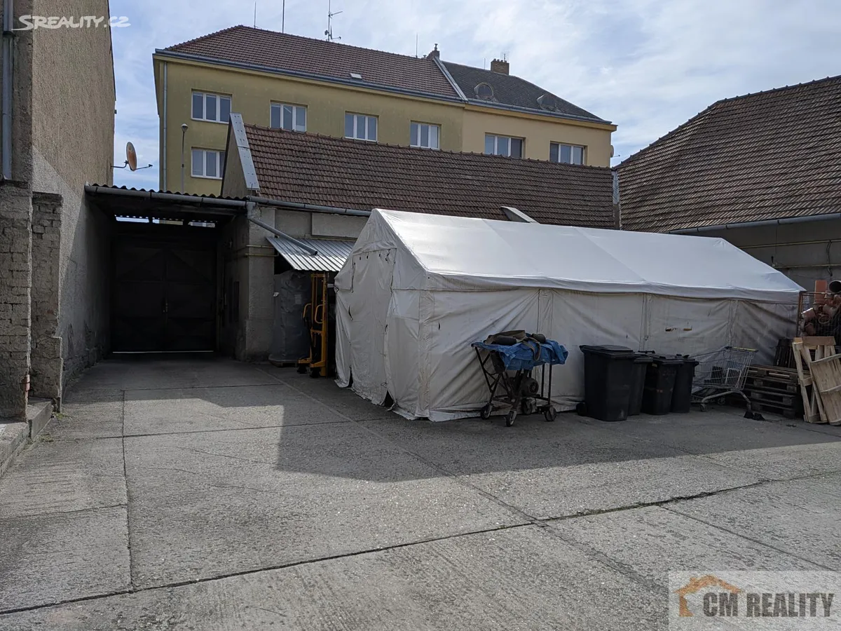 Prodej komerční nemovitosti 300 m² – pohled 4