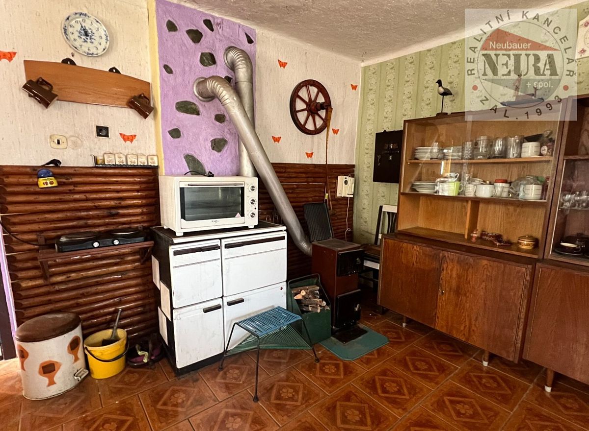 Prodej rodinného domu 140 m², pozemek 915 m² – fotografie 4