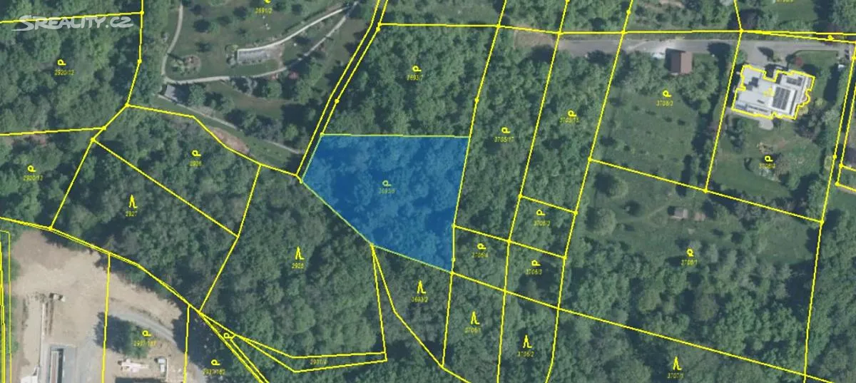 Prodej zahrady 1985 m², Zlín